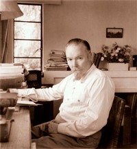 фото Юрий Николаевич Рерих в своем рабочем кабинете.Калимпонг, 1950-е