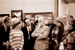 фото Святослав Николаевич Рерих беседует с посетителями выставки в Государственной Третьяковской галерее. Москва, ноябрь, 1974
